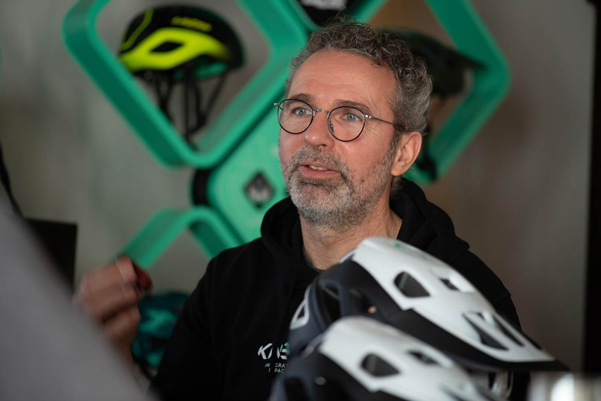 更轻更安全 KinetiCore技术,开启Lazer头盔新篇章 更轻更安全 KinetiCore技术,开启Lazer头盔新篇章