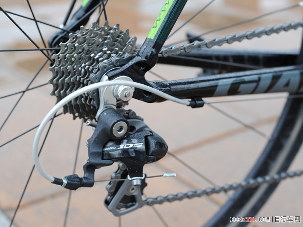 8.7kg轻量铝合金车架 GIANT TCR 6700公路车评测