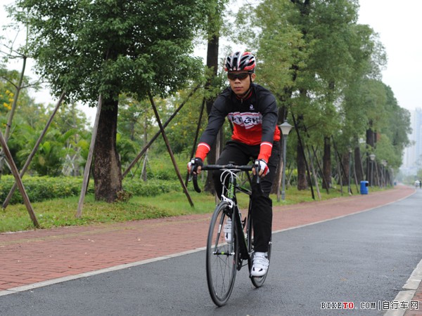 8.7kg轻量铝合金车架 GIANT TCR 6700公路车评测