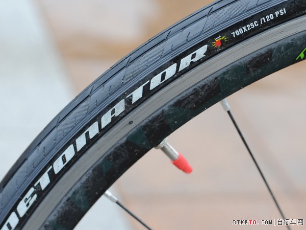 8.7kg轻量铝合金车架 GIANT TCR 6700公路车评测