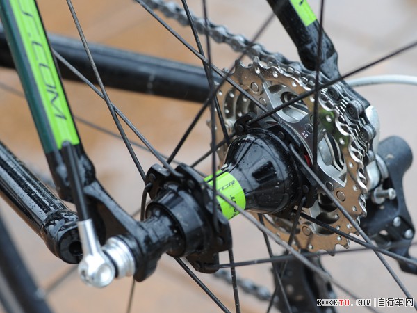 8.7kg轻量铝合金车架 GIANT TCR 6700公路车评测