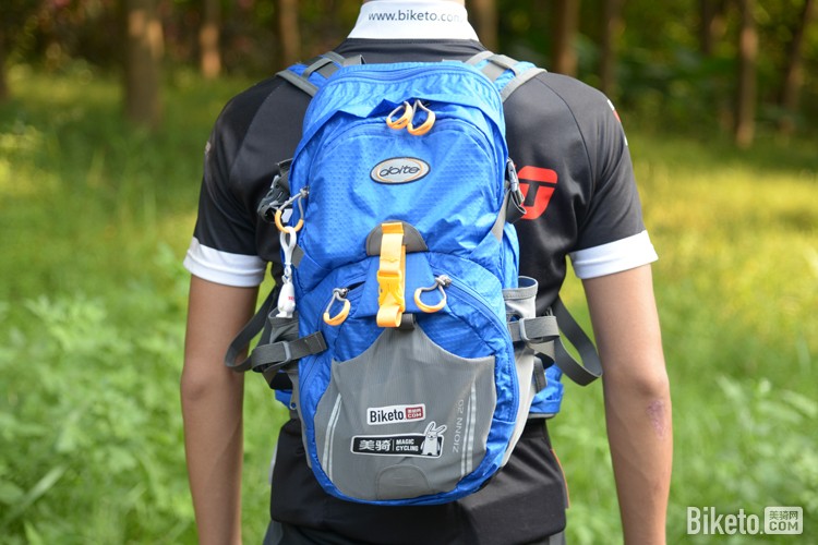 助你之力感受自然:多伊特6829骑行背包 助你之力感受自然:多伊特6829骑行背包