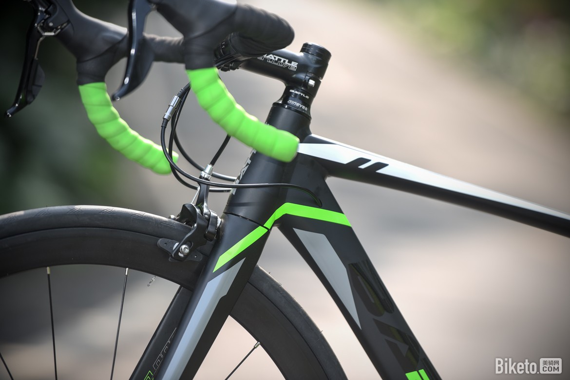 运动入门高品质之选 富士达驭风800评测