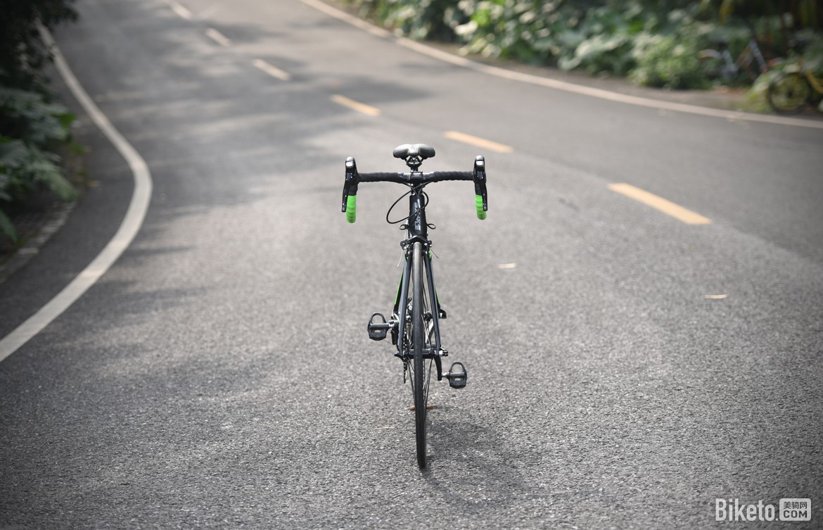 运动入门高品质之选 富士达驭风800评测