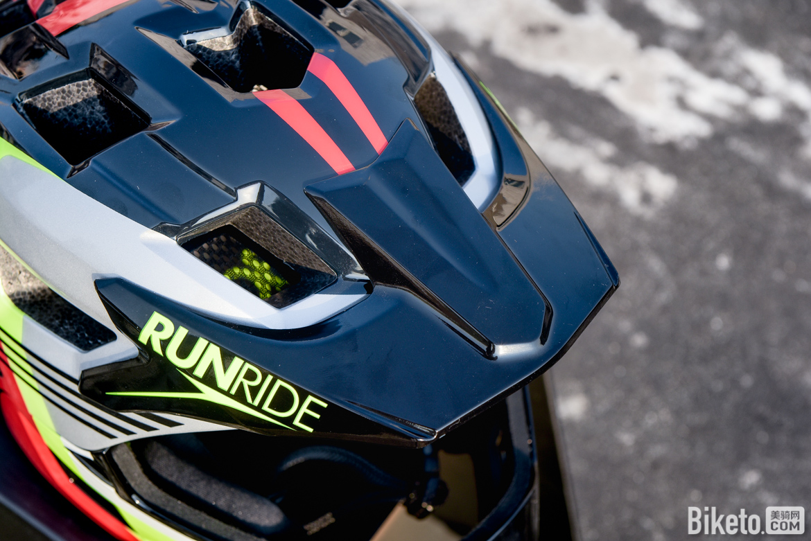 迪卡侬头盔-24.jpg 迪卡侬头盔-24.jpg