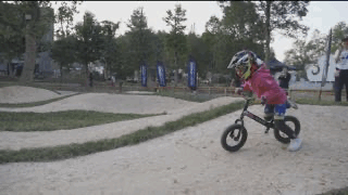 迪卡侬儿童头盔动图.gif 迪卡侬儿童头盔动图.gif