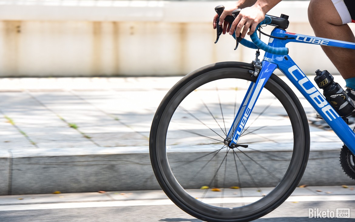 终极选购指南:LUN无极、大道公路碳纤维轮组对比测试