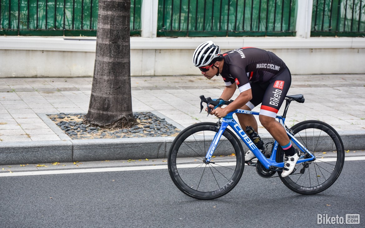 终极选购指南:LUN无极、大道公路碳纤维轮组对比测试