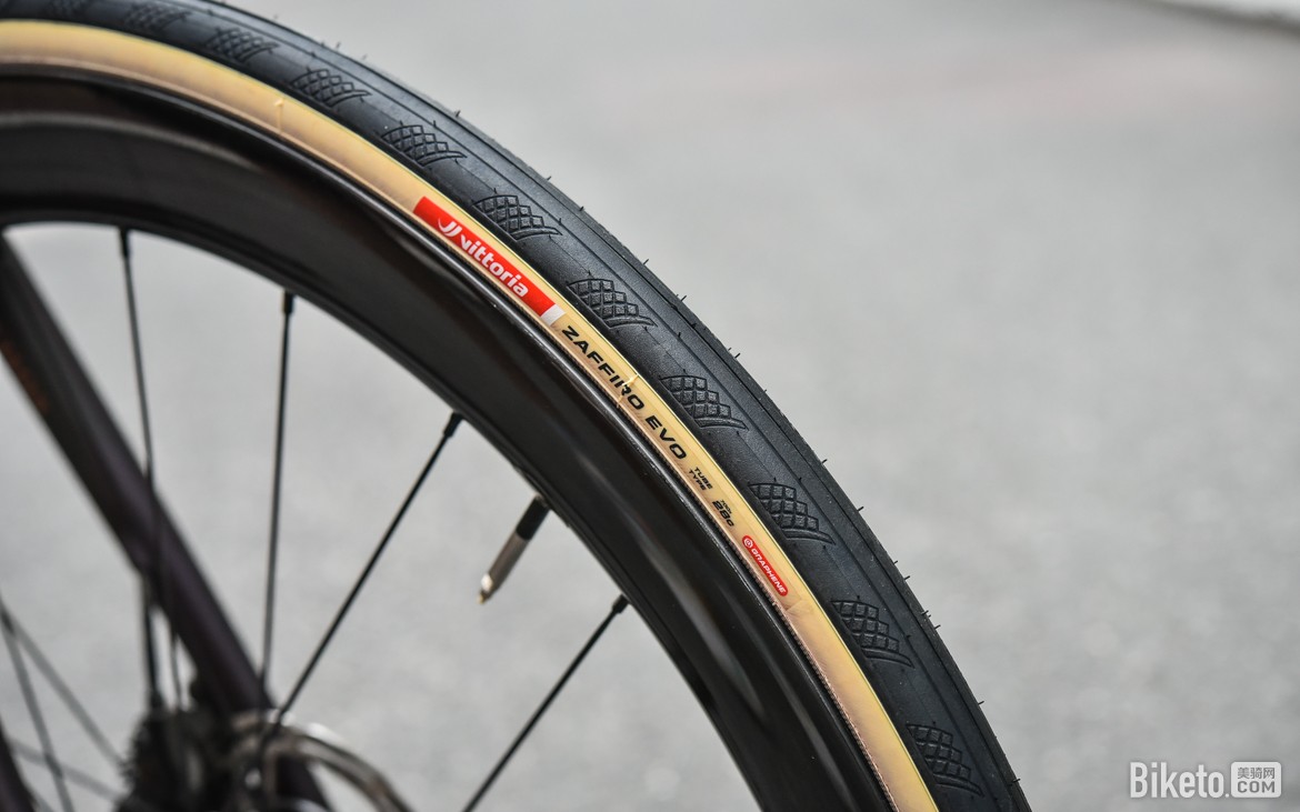 经典训练胎再“进化” Victtoria Zaffiro Evo公路轮胎简评