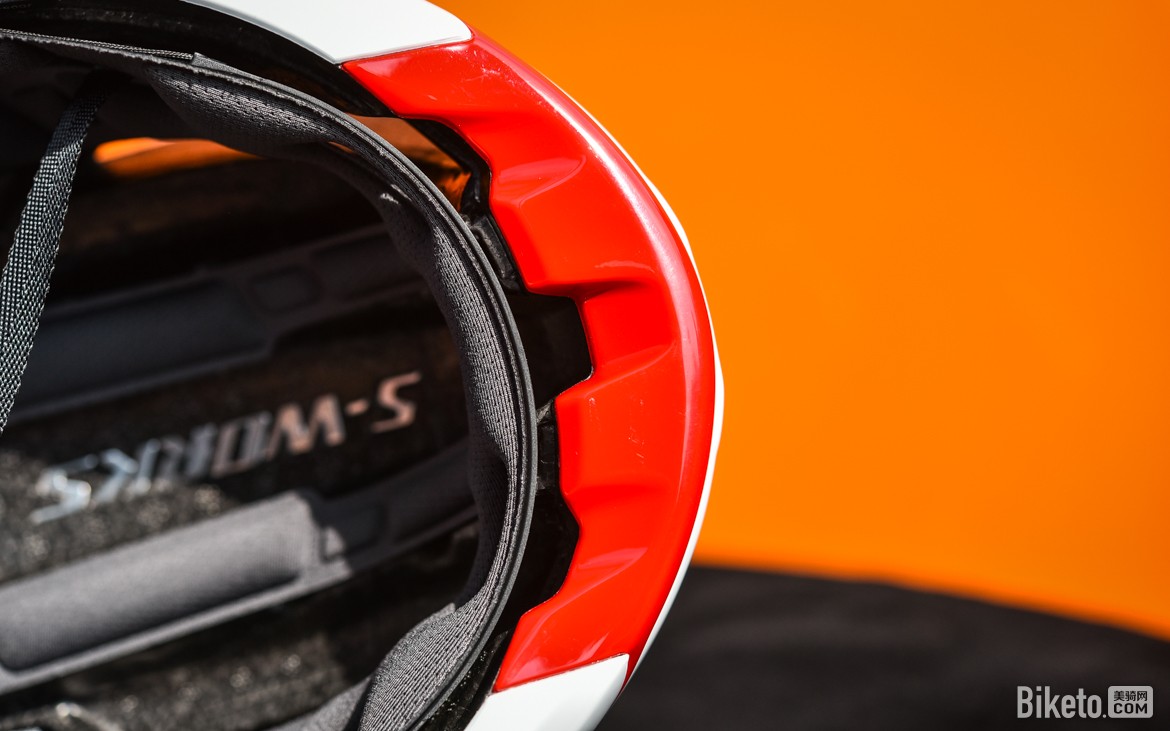 重返经典造型 S-WORKS EVADE 4气动头盔评测