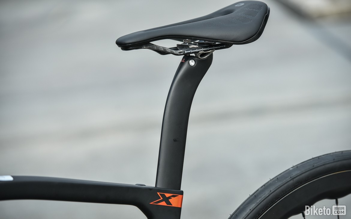 伪装成耐力车的竞赛公路车 Pinarello Dogma X公路车评测
