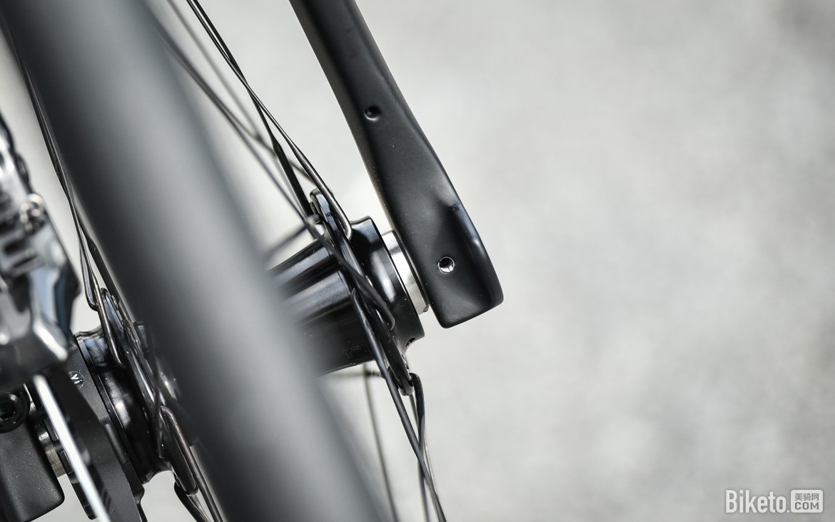 伪装成耐力车的竞赛公路车 Pinarello Dogma X公路车评测