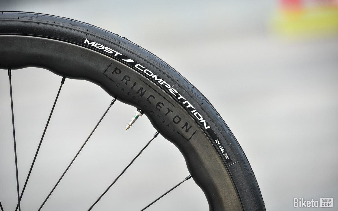 伪装成耐力车的竞赛公路车 Pinarello Dogma X公路车评测