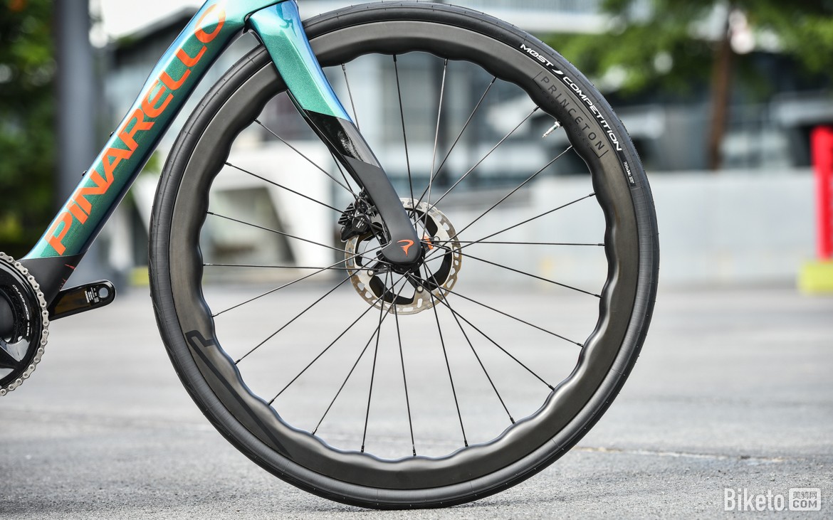 伪装成耐力车的竞赛公路车 Pinarello Dogma X公路车评测