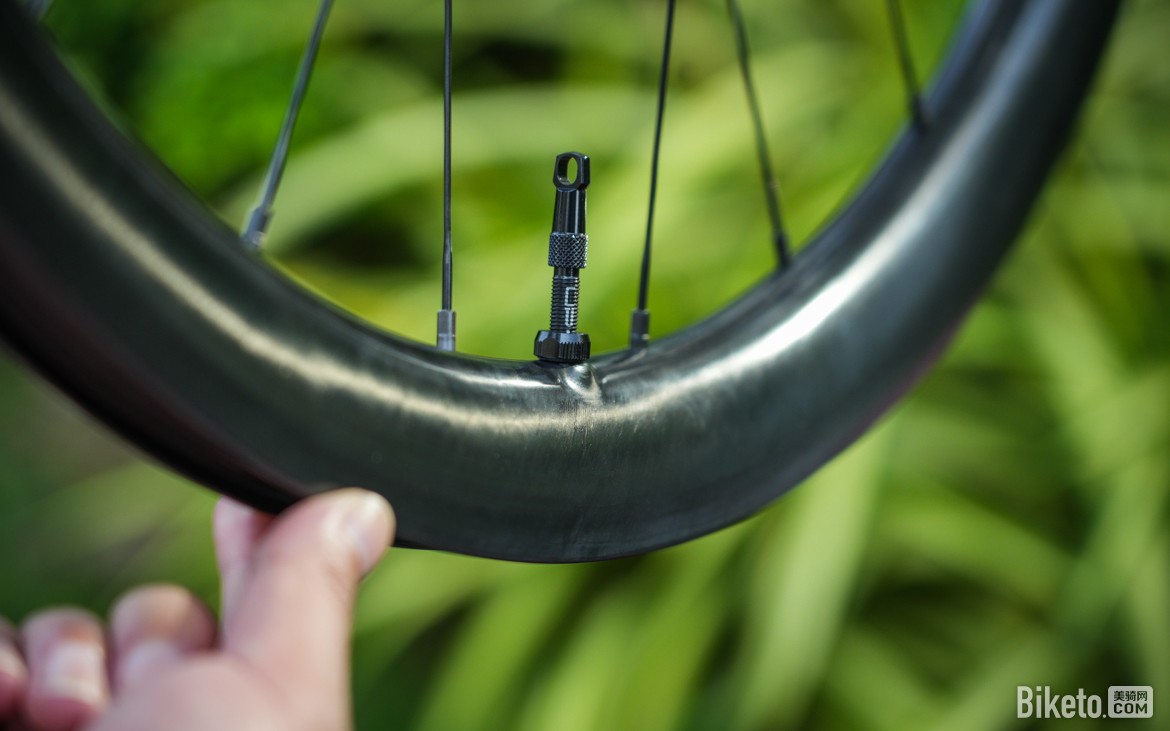 钢条轮也能轻 UPVINE静藤Light 40轮组评测