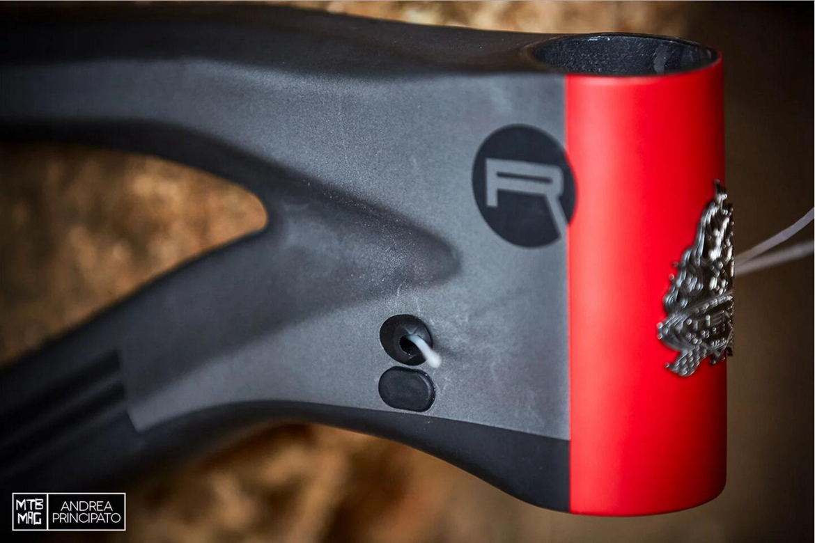 �����󾫣� Intense Recluse ̼�˳���