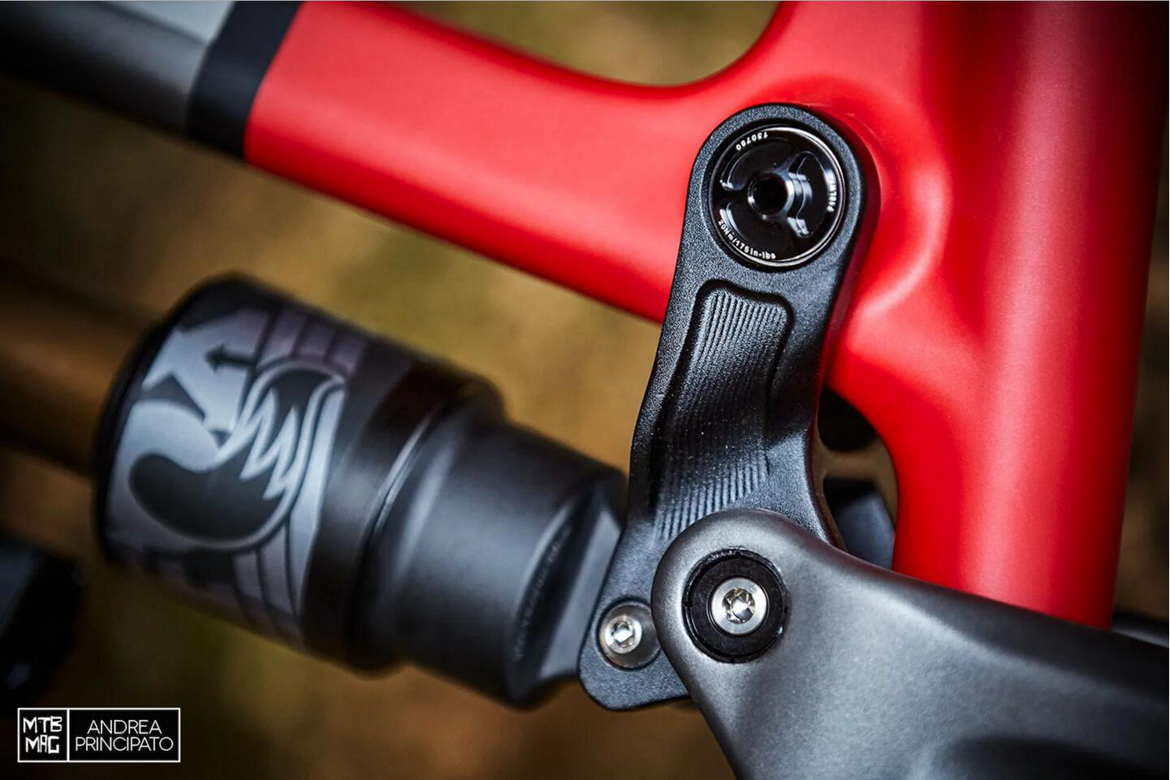 �����󾫣� Intense Recluse ̼�˳���