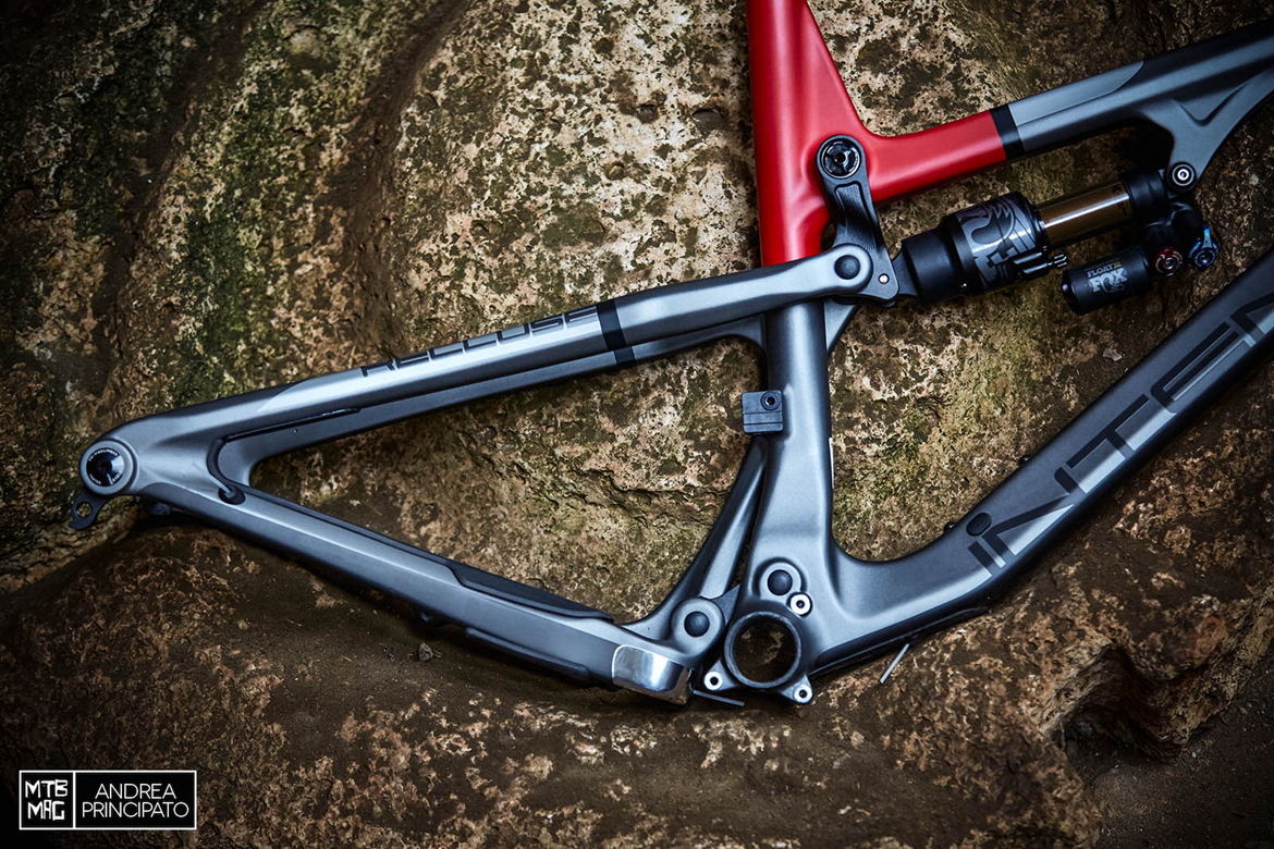 �����󾫣� Intense Recluse ̼�˳���