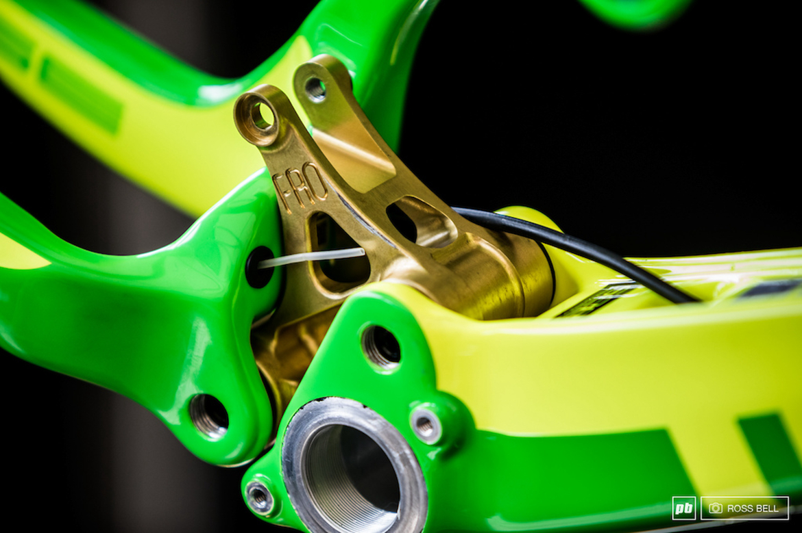 ���¸�ս�۴���ǰϦ����ʦ���ڸ���