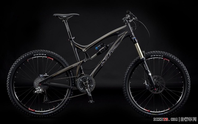 SANTA CRUZ Nomad Carbon