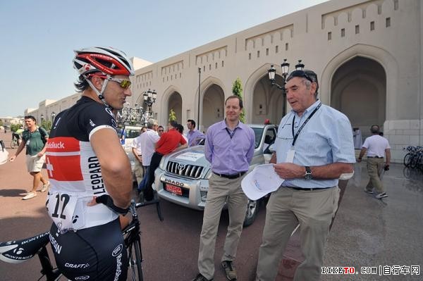 环阿曼首站格里佩尔旗开得胜