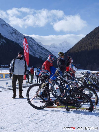 HAIBIKE 铁人三项选手 Helena Erbenova 成功卫冕世锦赛冠军头衔(图文)