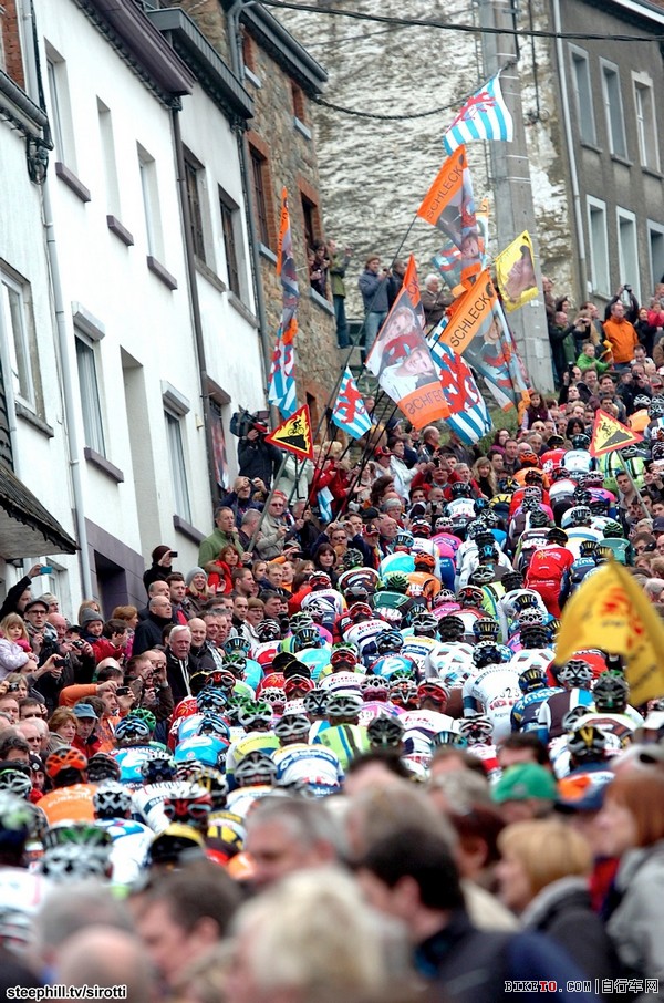 列日-巴斯通-列日古典赛现场