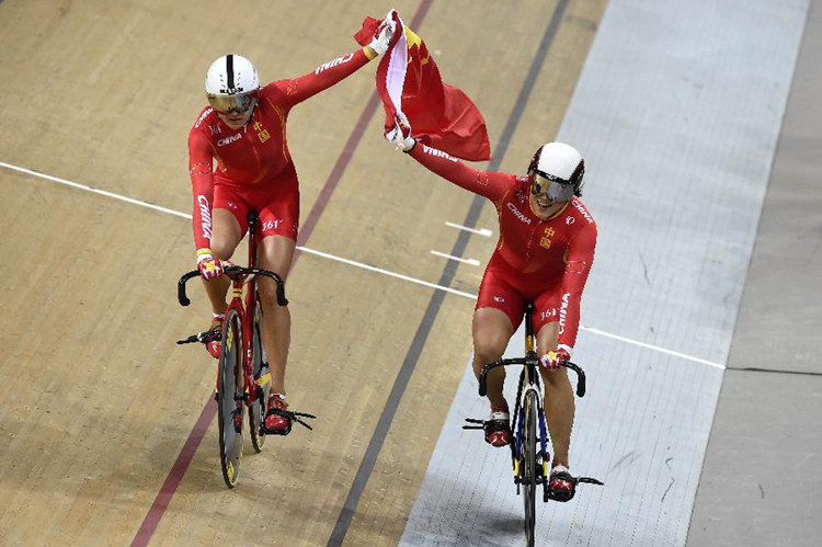 �й�Ů���¶�2015���س�������Ů�����徺�ٽ���