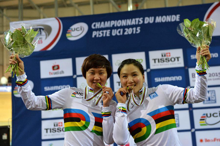 ����ܺ�����ʹ�¶�2015���س�������Ů�����徺�ٽ���