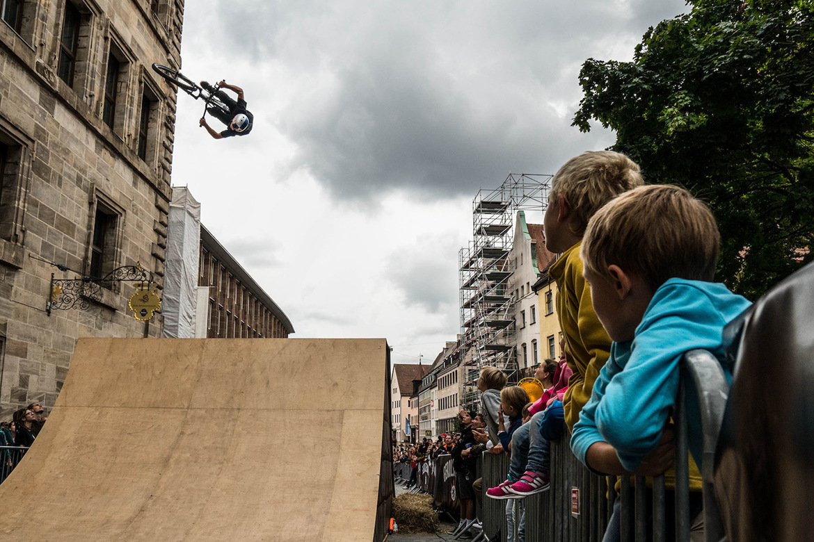 红牛城市自由式极限单车大赛 红牛城市自由式极限单车大赛