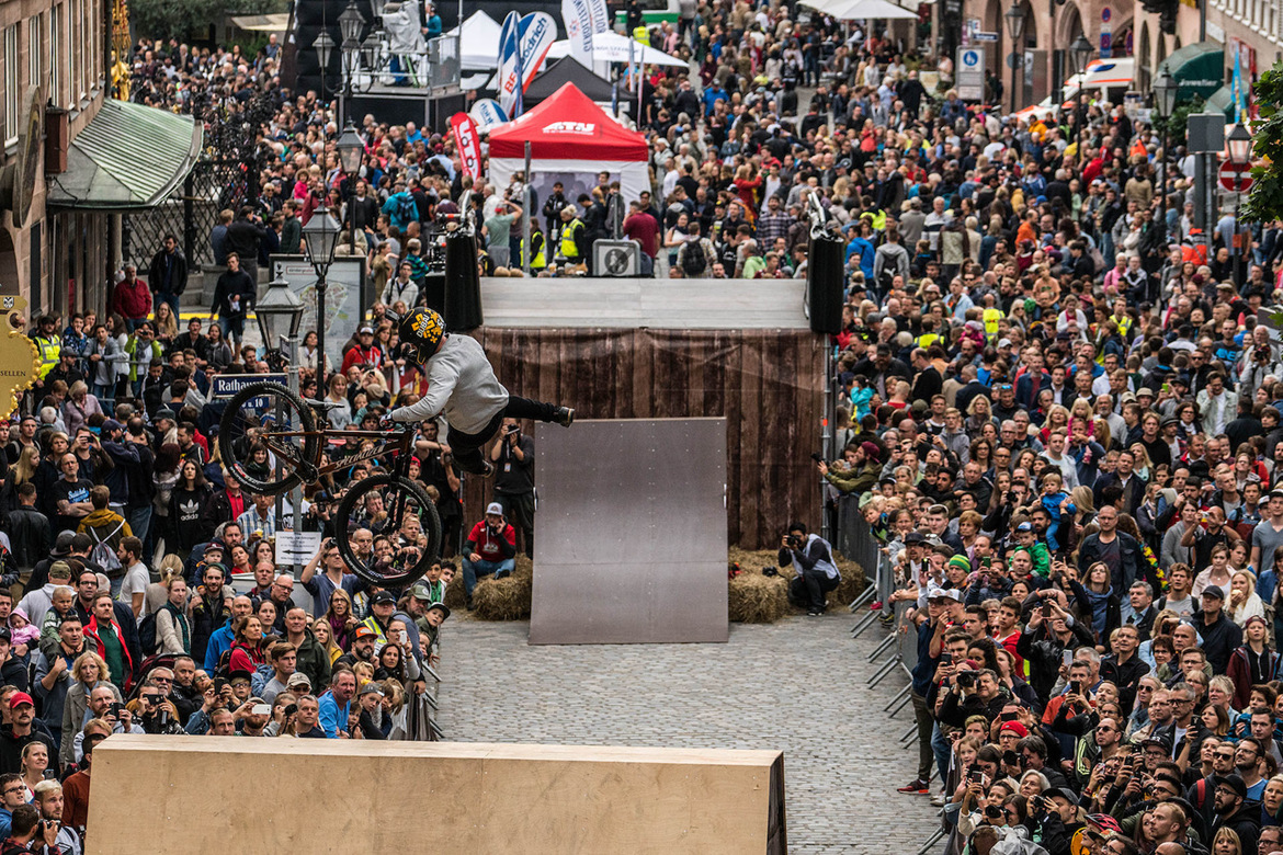 红牛城市自由式极限单车大赛 红牛城市自由式极限单车大赛