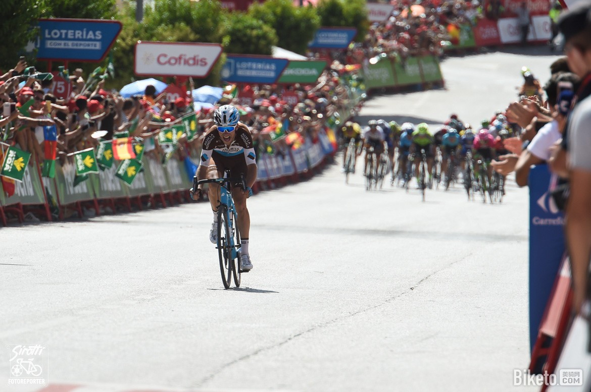 ����,������