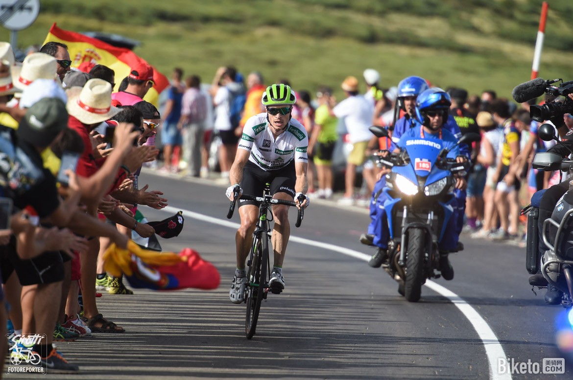 ����,����