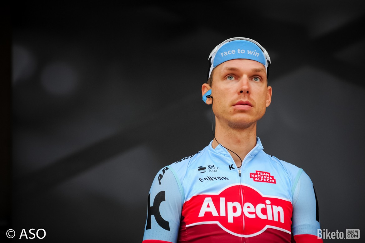 巴黎图尔,托尼马丁 巴黎图尔,托尼马丁