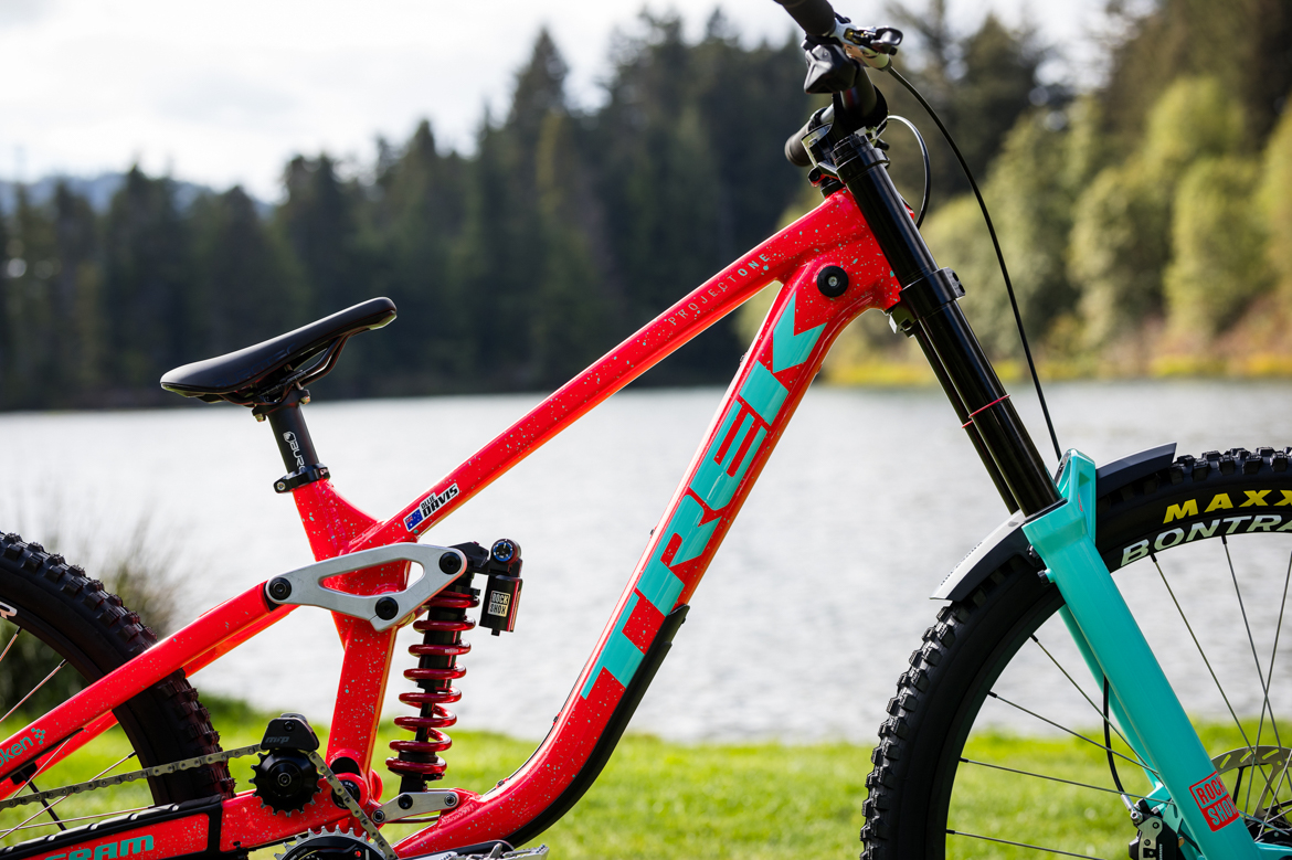 Trek-Unbroken DH车队 Trek-Unbroken DH车队