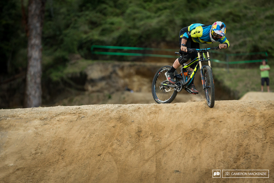 ��β������������