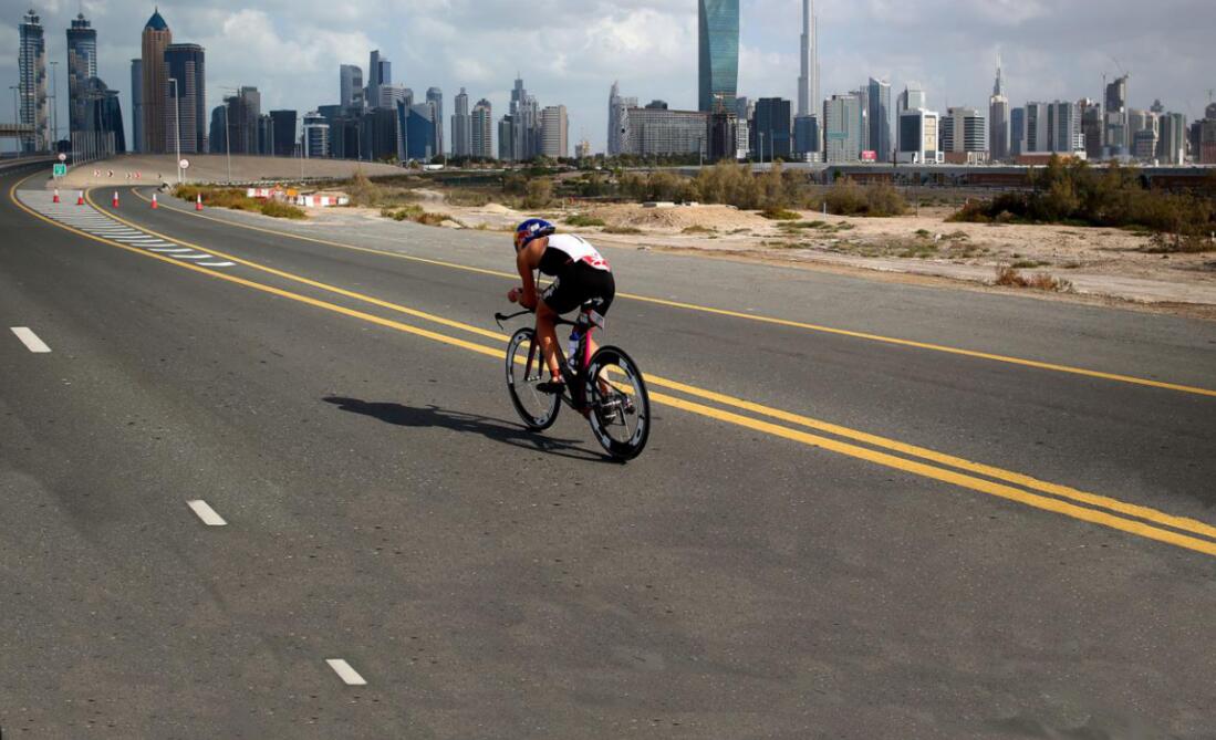 IRONMAN 70.3 �ϰ�վ