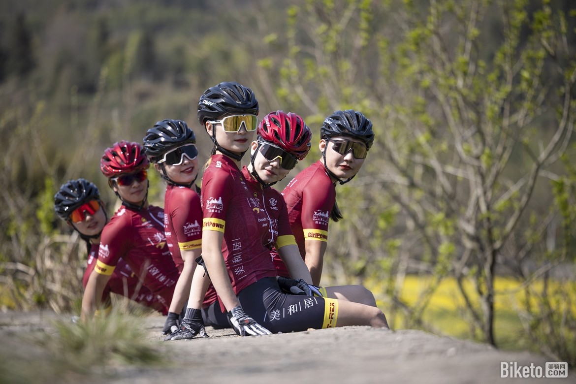 霸王龙车队成员