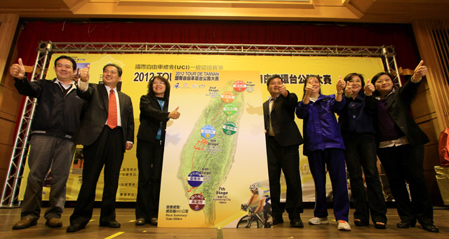 2012?台??前?者?邀?到台中市?耿江??(左起). 新北市廖?安??. 彰化??逸玲代??.高雄市?????. 台北市?美玲研究?.桃??林逸青局?. 以及台南市??雀??共同?迎今年所有??的?手?台 2012?台??前?者?邀?到台中市?耿江??(左起). 新北市廖?安??. 彰化??逸玲代??.高雄市?????. 台北市?美玲研究?.桃??林逸青局?. 以及台南市??雀??共同?迎今年所有??的?手?台