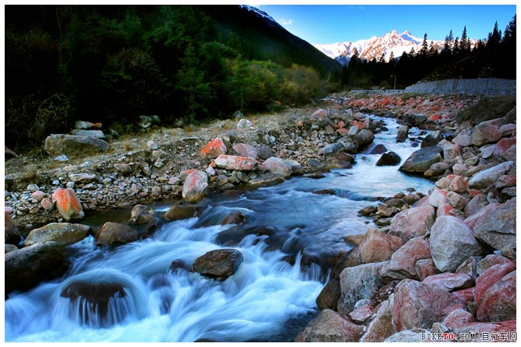 达古冰山洛格斯神山.jpg 达古冰山洛格斯神山.jpg