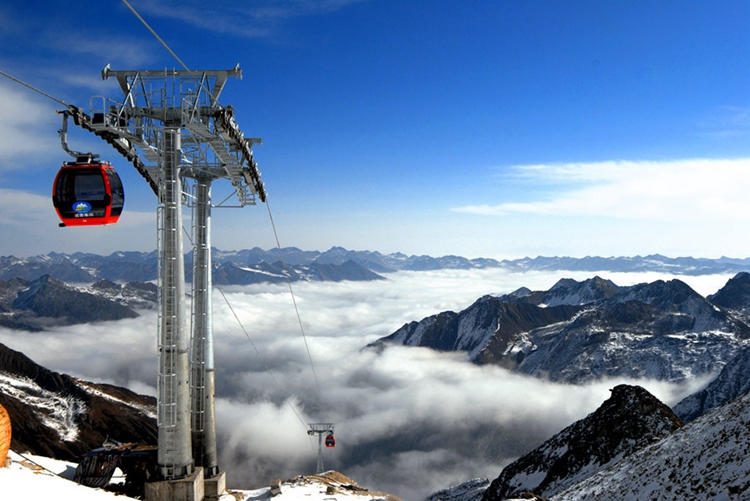 达古冰山-全球第一高海拔旅游观光索道.jpg 达古冰山-全球第一高海拔旅游观光索道.jpg