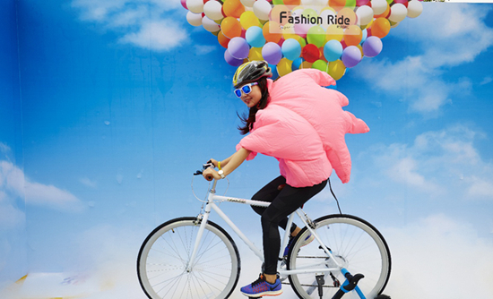 ����,����