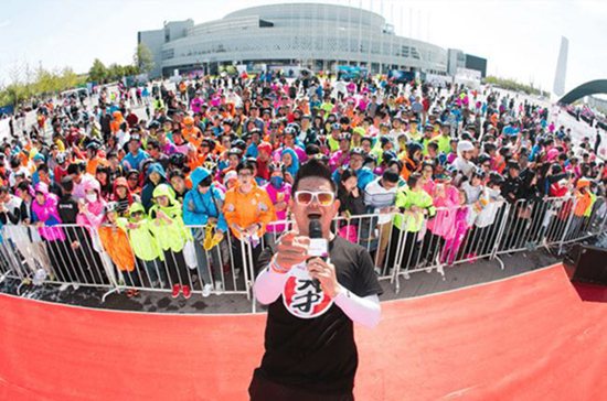 ����,����