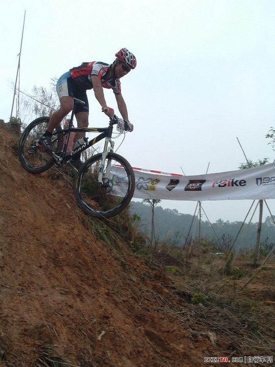 ��ͨ�� �Ǿ�