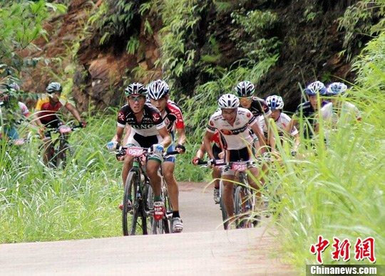 �����ر���