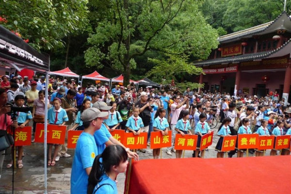 �����ر���