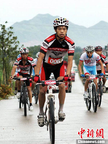 �����ر���