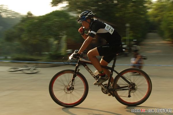 �Ǻ�&ldquo;�ݰ��ر�&rdquo;���г����껪