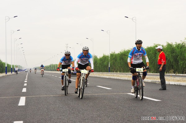 第三届丝绸之路“喜德盛”杯国际自行车拉力赛