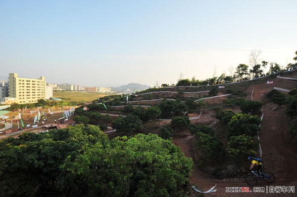 喜德胜国际自行车训练基地启用仪式暨赛道测试赛